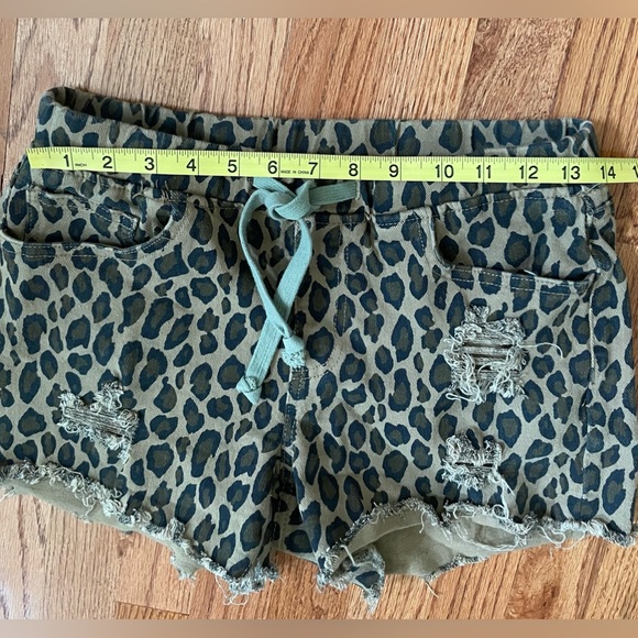 Fray Hem Cheetah Jogger Shorts Size Small w Drawstring & Distressed. - Picture 8 of 11